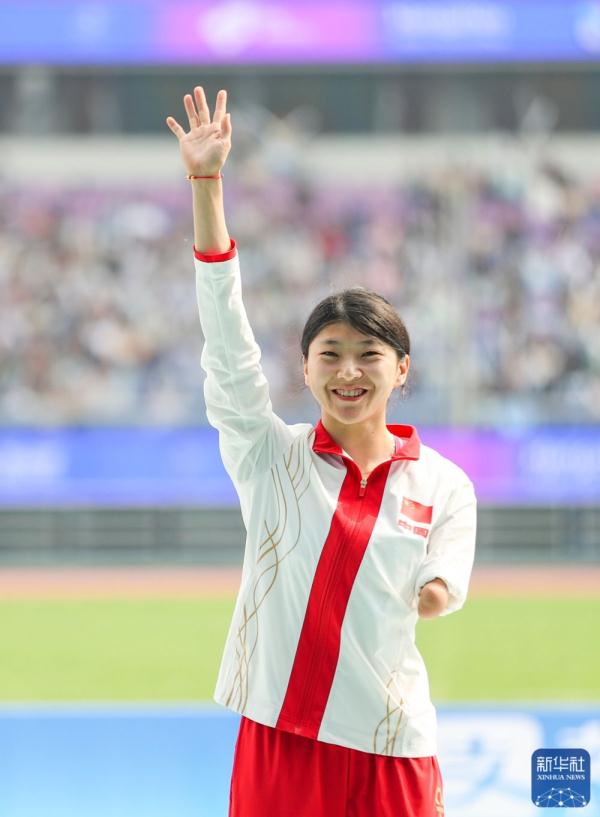 杭州亚残运会｜中国选手包揽女子100米T47级冠亚军
