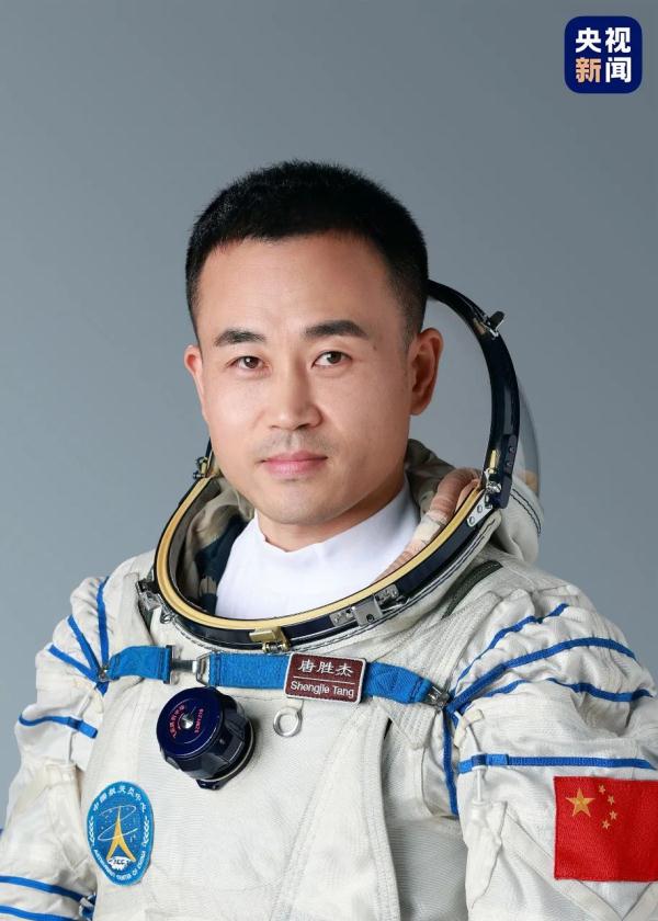 最年轻乘组！汤洪波、唐胜杰、江新林！