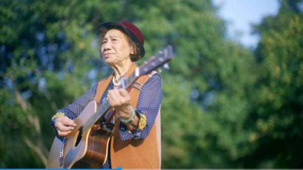 79岁,开始摇滚 79岁,开始摇滚