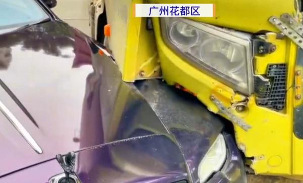 广州一劳斯莱斯撞上大货车,判责引热议 广州一劳斯莱斯撞上大货车,判责引热议