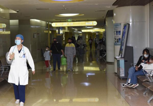 儿童医院日门急诊量超11000人次!事关支原体肺炎,医生提醒! 儿童医院日门急诊量超11000人次!事关支原体肺炎,医生提醒!