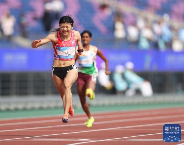 杭州亚残运会｜中国选手包揽女子100米T47级冠亚军