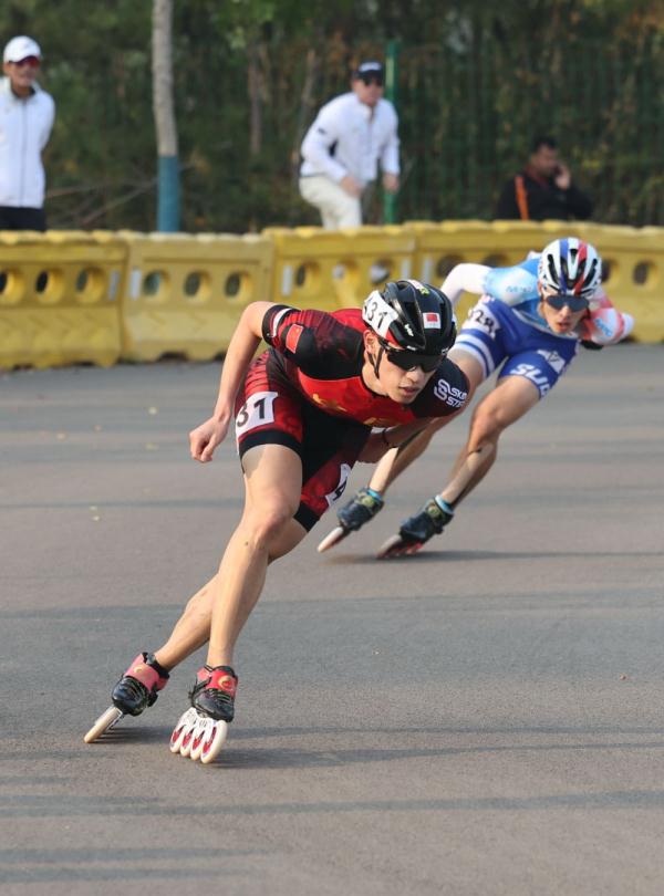 轮滑亚锦赛｜张振海获速度轮滑公路赛成年男子组10000米积分赛亚军