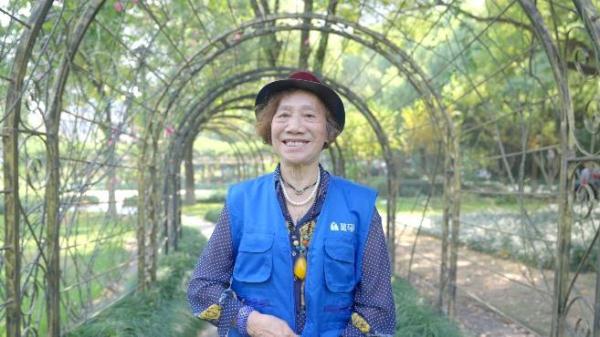 79岁,开始摇滚 79岁,开始摇滚