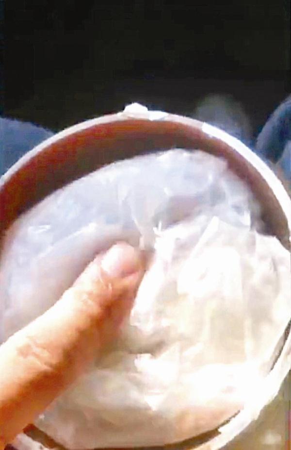 老两口儿6.9万元现金装酱罐里，丢了……