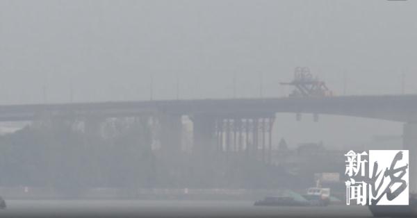 今晨上海大雾!注意:夜间PM2.5污染,降温+降雨也不远了...