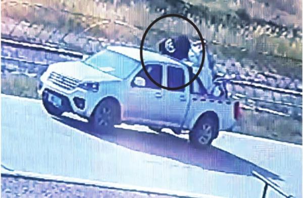 老两口儿6.9万元现金装酱罐里，丢了……