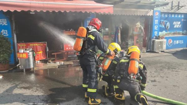 你家的抽油烟机会定期清洗吗？