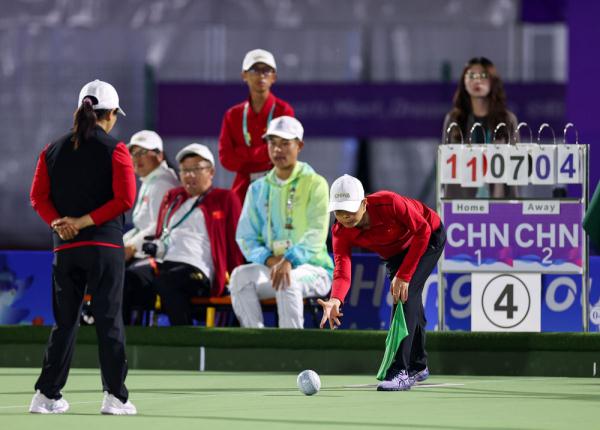 追光 | 亚残运会上的“草地冰壶” 追光 | 亚残运会上的“草地冰壶”