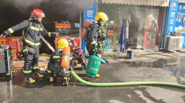 你家的抽油烟机会定期清洗吗？