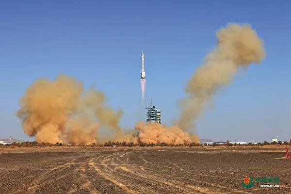 中国首次载人飞行任务成功20周年：浩瀚大漠搭起梦想天梯