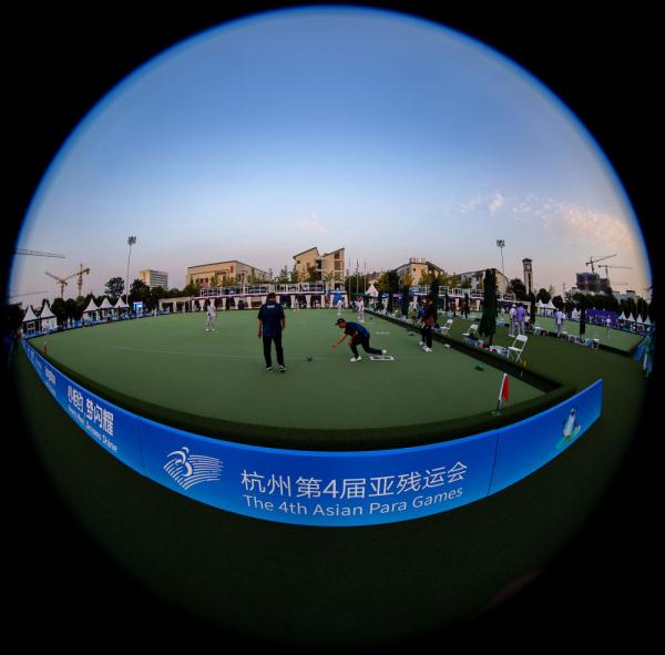 追光 | 亚残运会上的“草地冰壶” 追光 | 亚残运会上的“草地冰壶”