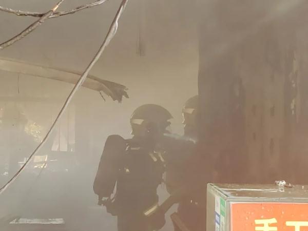 你家的抽油烟机会定期清洗吗？