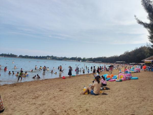 走进学青会举办城钦州:沙排激战蓝天下 滨海风情引客来 走进学青会举办城钦州:沙排激战蓝天下 滨海风情引客来