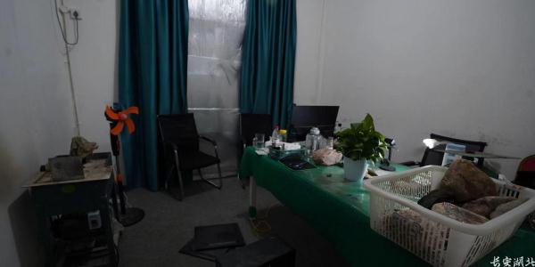 湖北武汉警方破获一起特大网上“赌石”诈骗案,涉案千万抓获124人 湖北武汉警方破获一起特大网上“赌石”诈骗案,涉案千万抓获124人