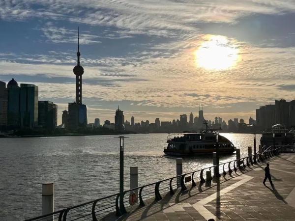 上海今天的橙色晚霞你拍到了吗？冷空气“摆烂”，回暖战线继续拉长，直到…