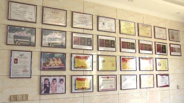 雷锋家乡三胞胎兄弟齐入伍 一家三代接力从军 雷锋家乡三胞胎兄弟齐入伍 一家三代接力从军