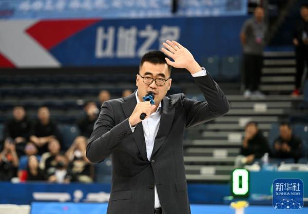 篮球 | 天津先行者队为张兆旭和张楠举办球衣退役仪式