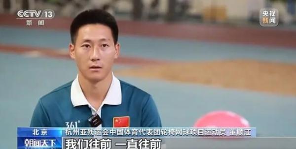 爬出地震废墟的他，再也没有倒下
