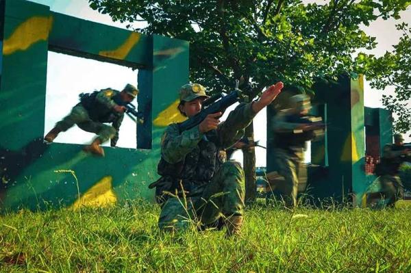 张桂梅的学生考上了军校,还勇夺“三冠王”! 张桂梅的学生考上了军校,还勇夺“三冠王”!