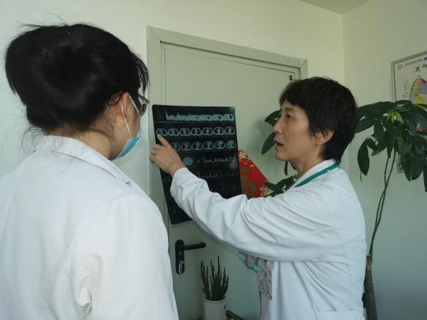 儿童支原体肺炎为什么高发？发热是否要去医院？儿科专家解读