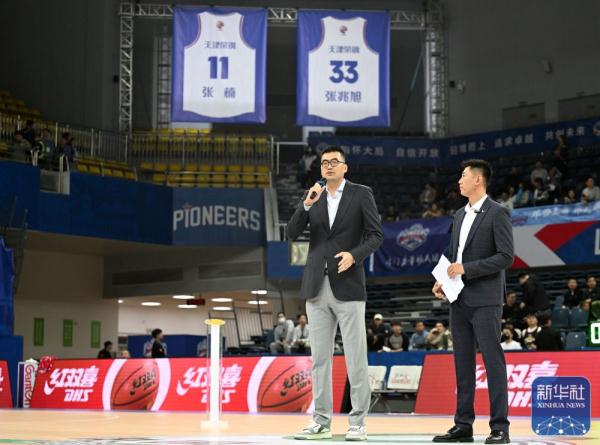 篮球 | 天津先行者队为张兆旭和张楠举办球衣退役仪式