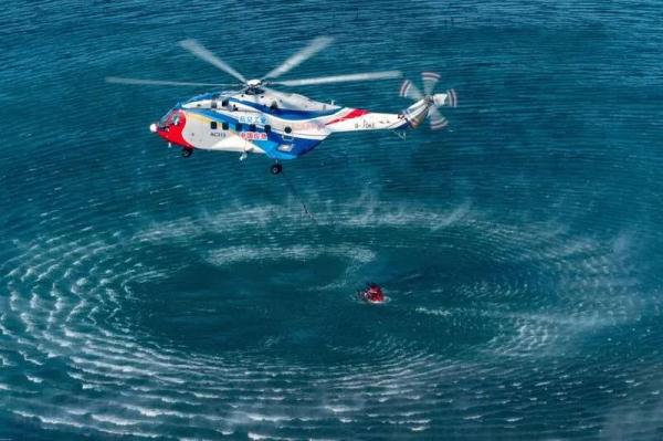 “鲲龙”领衔，70吨水从天而降！