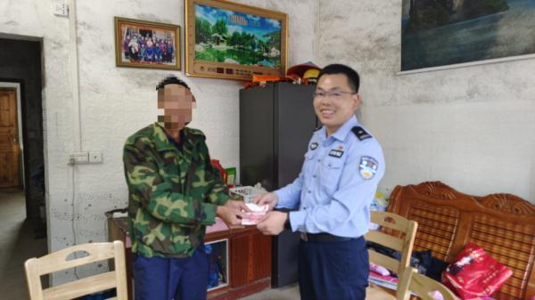 假的、假的!说好的“野生蜂蜜”竟是..... 假的、假的!说好的“野生蜂蜜”竟是.....