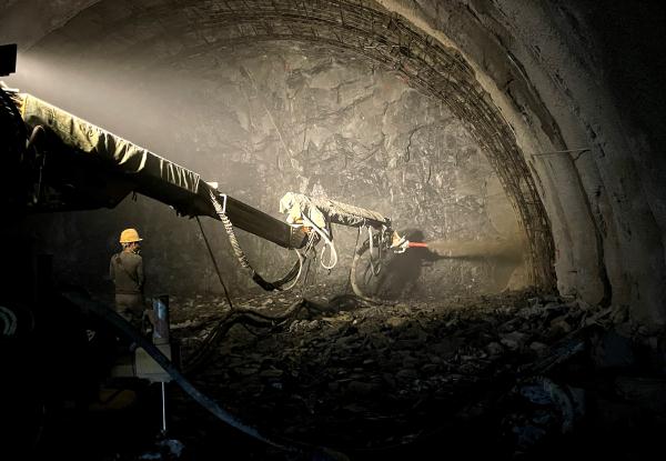 贵州剑黎高速公路20座隧道全线贯通