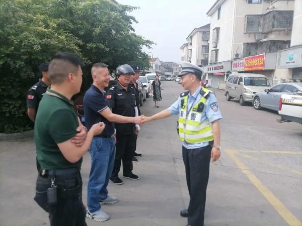 这个月底就退休，你会怎么做？他是这样做的