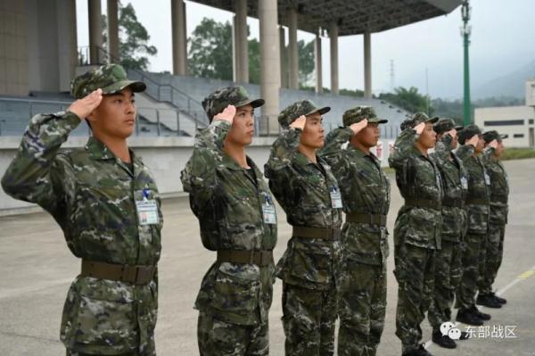 新兵首次队列会操，强！