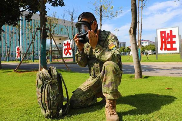 这个列兵,提前晋升中士! 这个列兵,提前晋升中士!