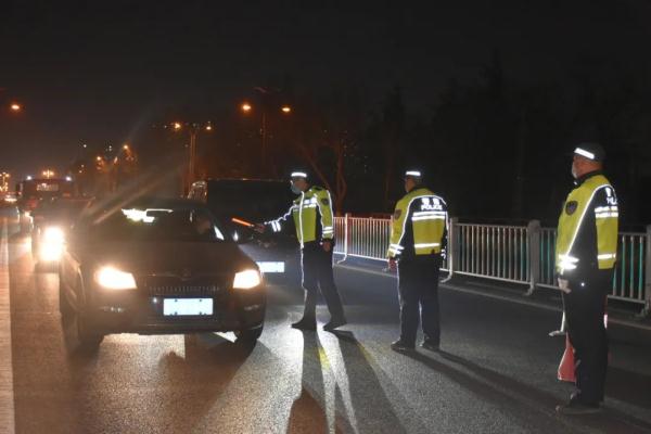 “醉”不可恕！男子酒驾被查不悔改 时隔两年醉驾再被查！