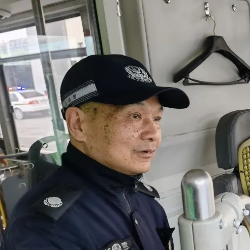 这个月底就退休，你会怎么做？他是这样做的