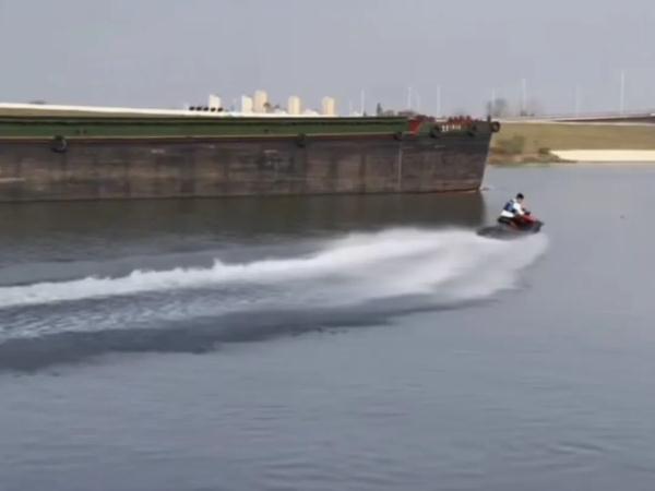 危险!泉河大桥附近最新拍下!很多阜阳人喜欢去! 危险!泉河大桥附近最新拍下!很多阜阳人喜欢去!