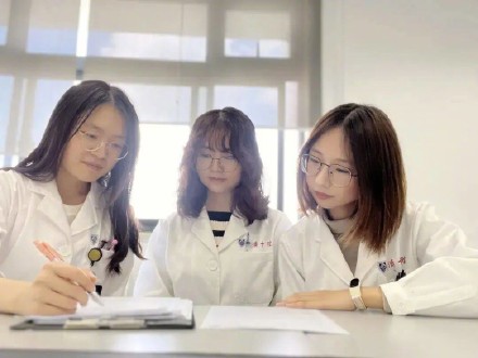 点赞!同济大学A408女寝全员保研 点赞!同济大学A408女寝全员保研