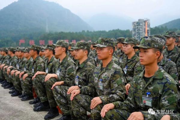 新兵首次队列会操，强！