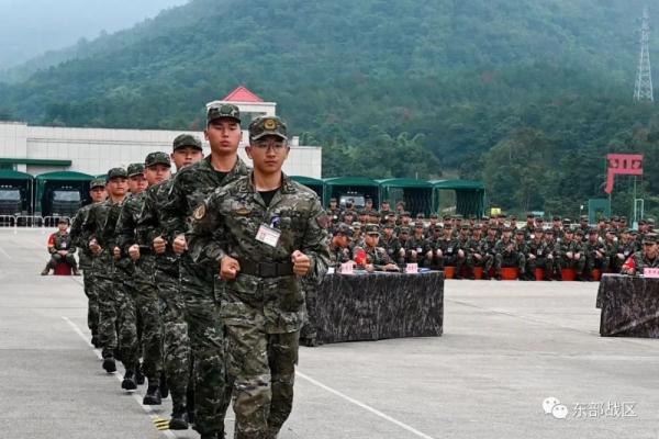 新兵首次队列会操，强！