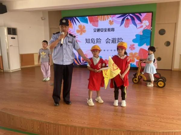 这个月底就退休，你会怎么做？他是这样做的