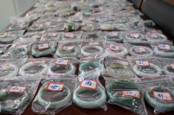 古玩玉器被洗劫,疑犯却无从查起!村民的一句话,线索出来了 古玩玉器被洗劫,疑犯却无从查起!村民的一句话,线索出来了