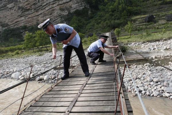 痛心!宜昌一派出所所长突发心梗牺牲,年仅47岁 痛心!宜昌一派出所所长突发心梗牺牲,年仅47岁