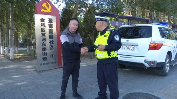 电动车与出租车未发生接触 却发生事故导致骑行人受伤…… | 鸿胜说交通 电动车与出租车未发生接触 却发生事故导致骑行人受伤…… | 鸿胜说交通