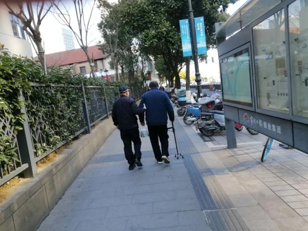 这个月底就退休，你会怎么做？他是这样做的