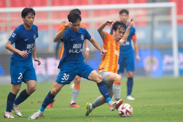 中超丨综合消息:上海海港提前夺冠 降级悬念尚存 中超丨综合消息:上海海港提前夺冠 降级悬念尚存