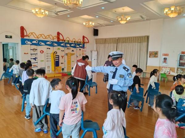 这个月底就退休，你会怎么做？他是这样做的