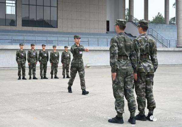 新兵首次队列会操，强！