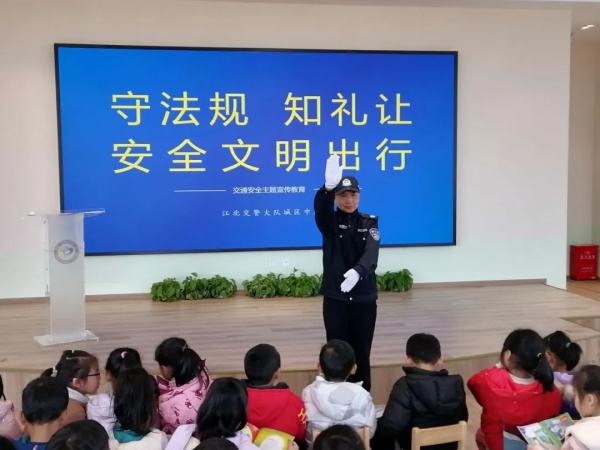 这个月底就退休，你会怎么做？他是这样做的