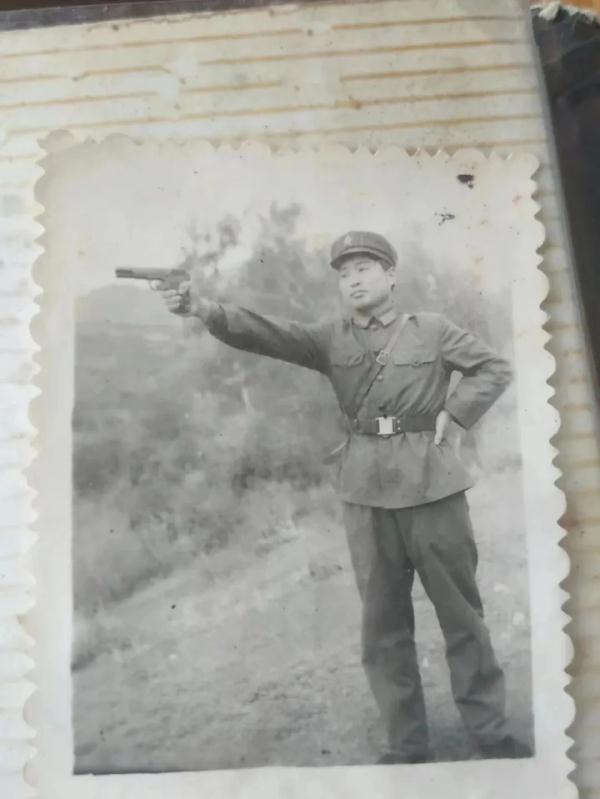 “一人当兵全家光荣”，一家当兵呢？