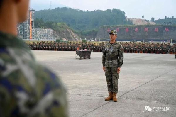 新兵首次队列会操，强！