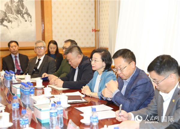 中国驻蒙古国大使沈敏娟与蒙古国中华总商会企业代表座谈